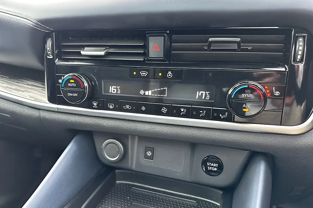 Used 2023 Nissan Qashqai Tekna Ceramic Grey - Interior and Exterior details 20