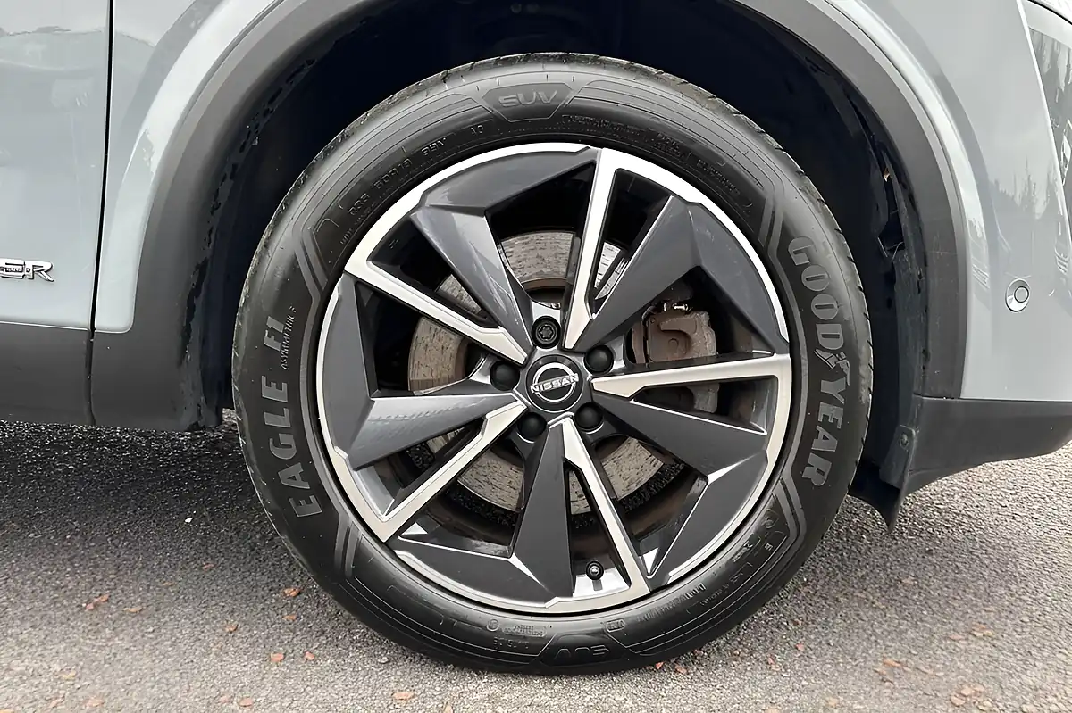 Used 2023 Nissan Qashqai Tekna Ceramic Grey - Interior and Exterior details 9