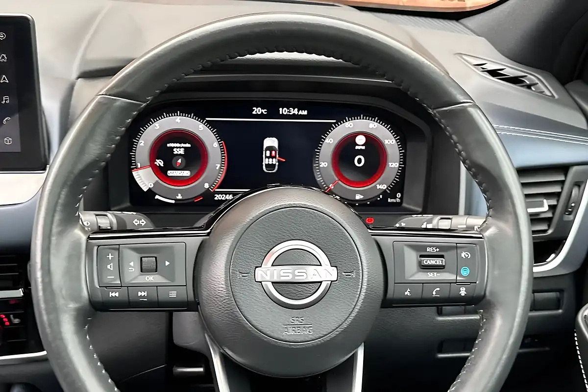 Used 2023 Nissan Qashqai Tekna Ceramic Grey - Interior and Exterior details 10