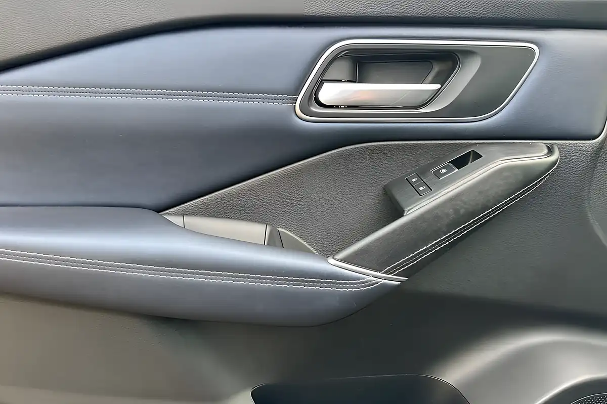Used 2023 Nissan Qashqai Tekna Ceramic Grey - Interior and Exterior details 13