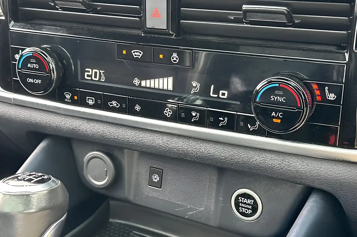 Used 2023 Nissan Qashqai Tekna Ceramic Grey - Interior and Exterior details 20