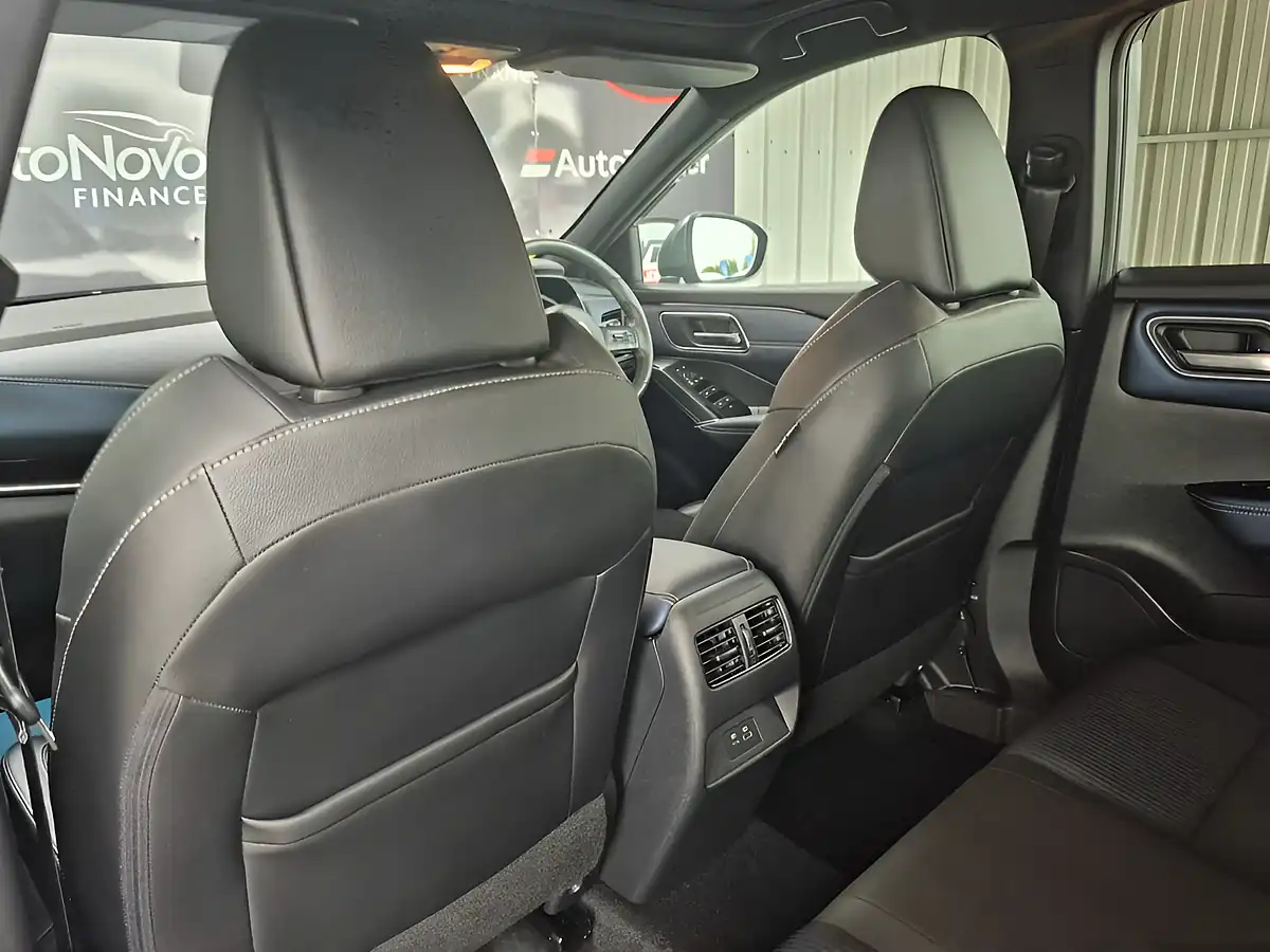 Used 2023 Nissan Qashqai Tekna Grey - Interior and Exterior details 12