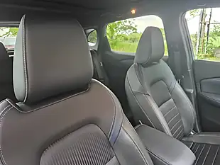 Used 2023 Nissan Qashqai Tekna Grey - Interior and Exterior details 17
