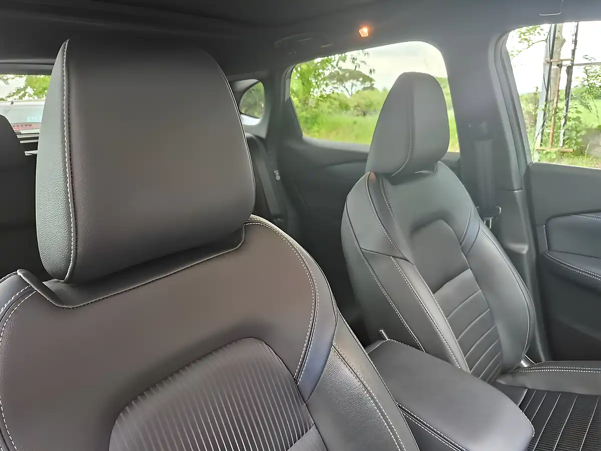 Used 2023 Nissan Qashqai Tekna Grey - Interior and Exterior details 17