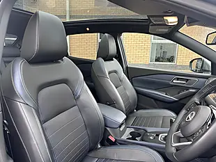 Used 2023 Nissan Qashqai Tekna Grey - Interior and Exterior details 12