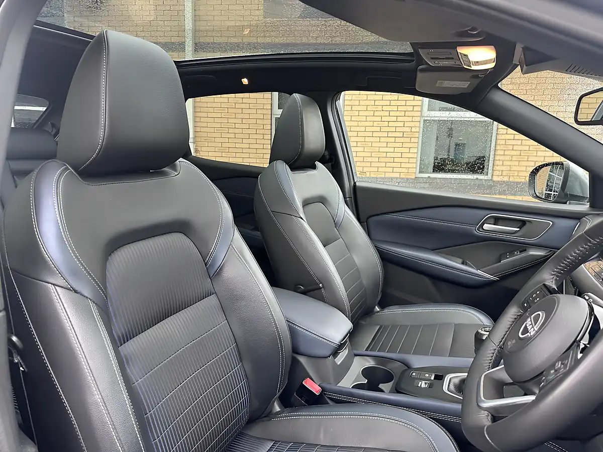 Used 2023 Nissan Qashqai Tekna Grey - Interior and Exterior details 12