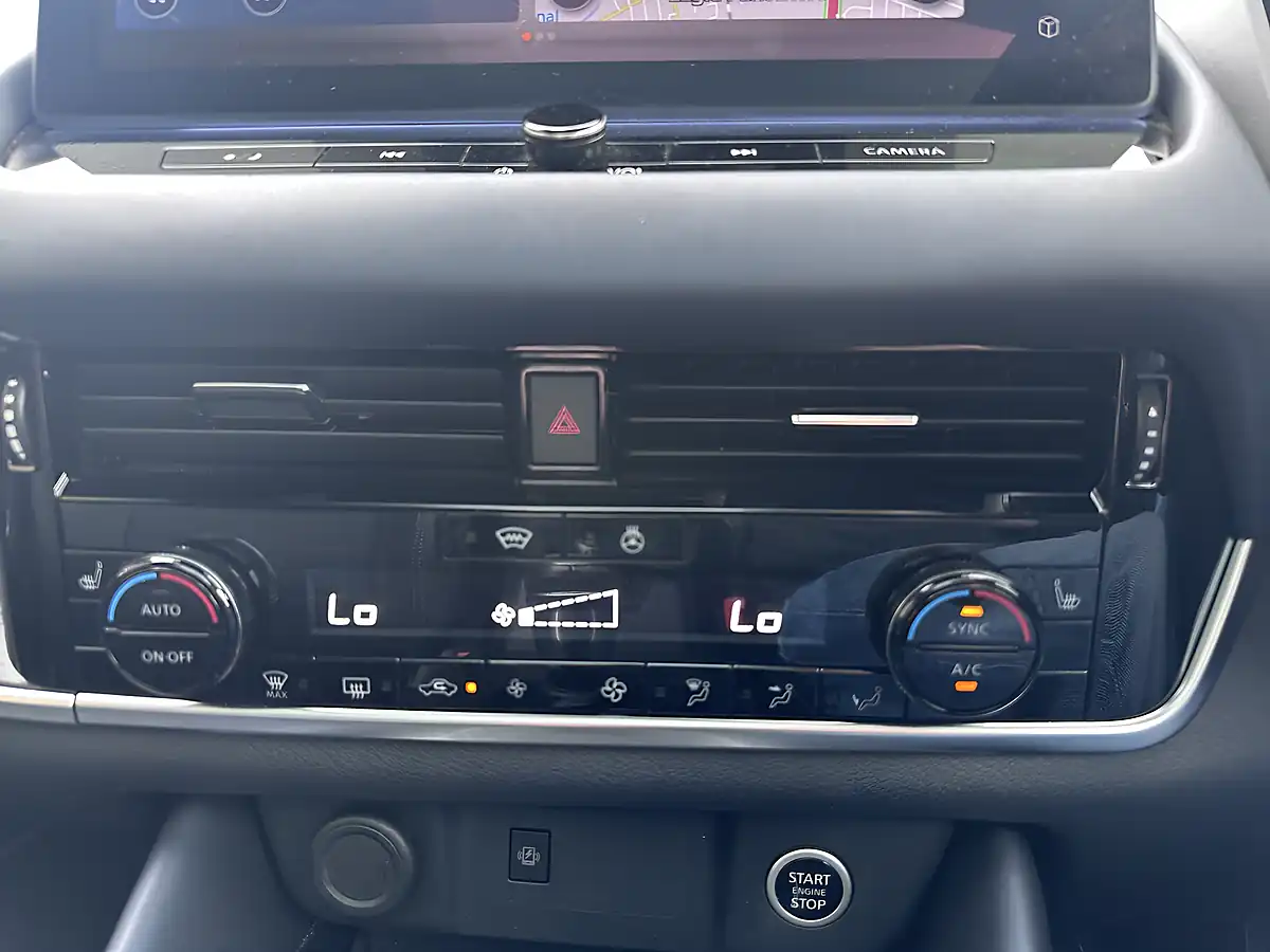 Used 2023 Nissan Qashqai Tekna Grey - Interior and Exterior details 18