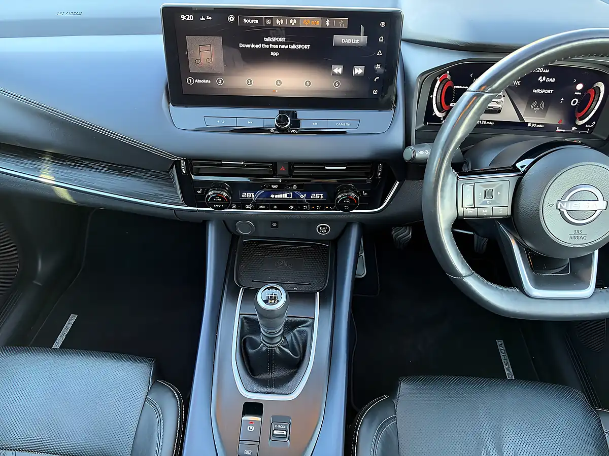 Used 2023 Nissan Qashqai Tekna+ Silver Metallic - Interior and Exterior details 11