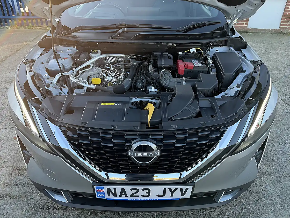 Used 2023 Nissan Qashqai Tekna+ Silver Metallic - Interior and Exterior details 19