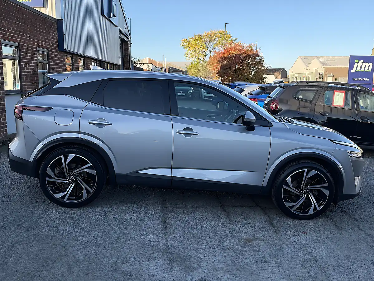 Used 2023 Nissan Qashqai Tekna+ Silver Metallic - Interior and Exterior details 5