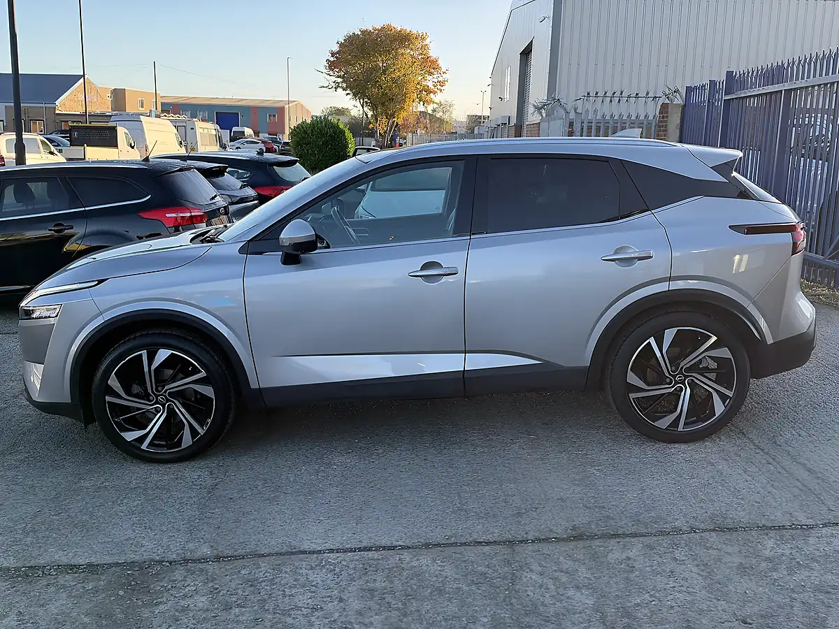 Used 2023 Nissan Qashqai Tekna+ Silver Metallic - Interior and Exterior details 9