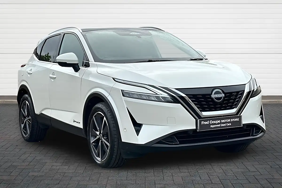 Used 2023 Nissan Qashqai Tekna Storm White - Front View