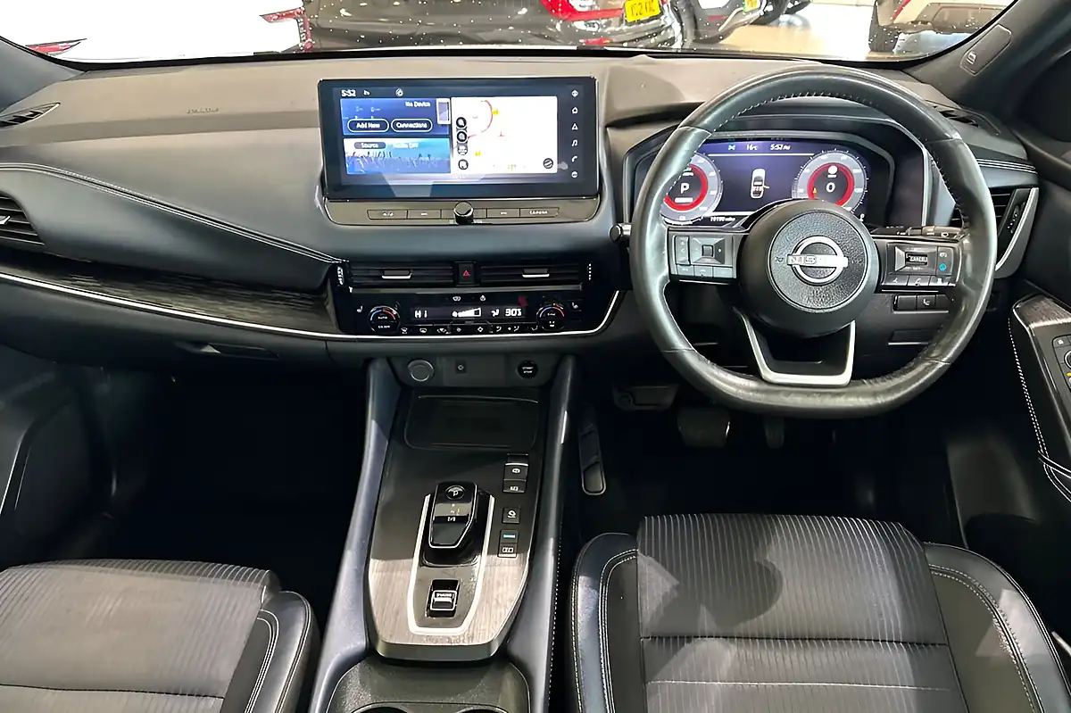 Used 2023 Nissan Qashqai Tekna Storm White - Interior and Exterior details 11