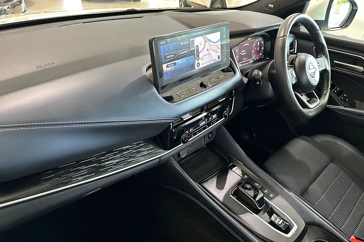 Used 2023 Nissan Qashqai Tekna Storm White - Interior and Exterior details 15