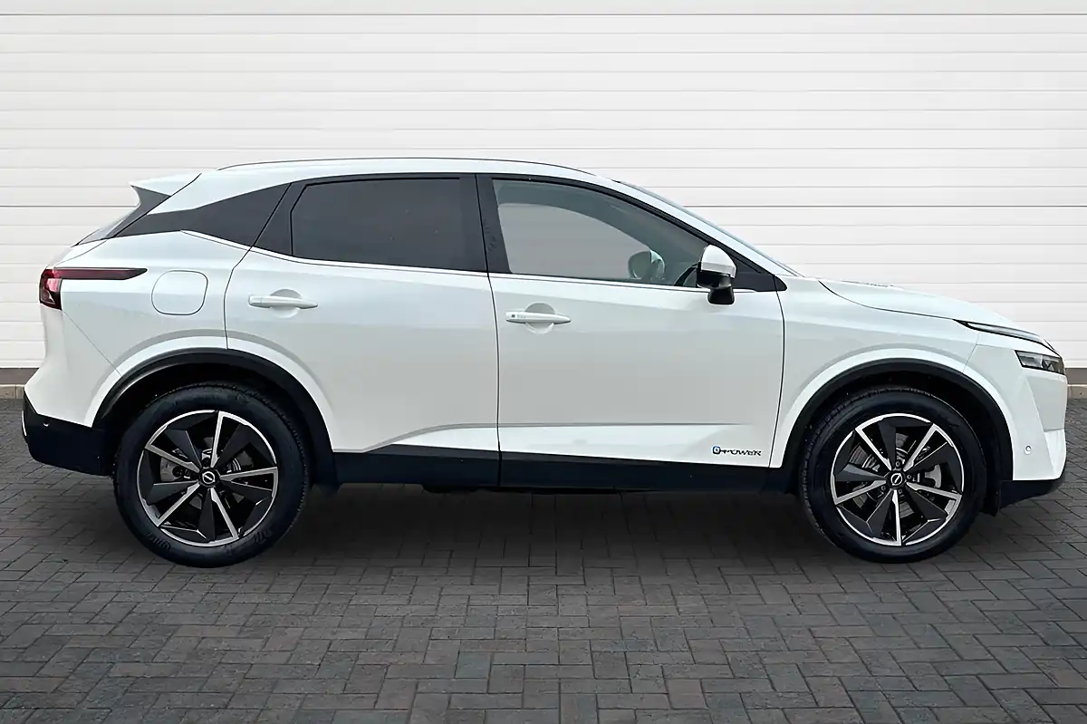 Used 2023 Nissan Qashqai Tekna Storm White - Interior and Exterior details 2