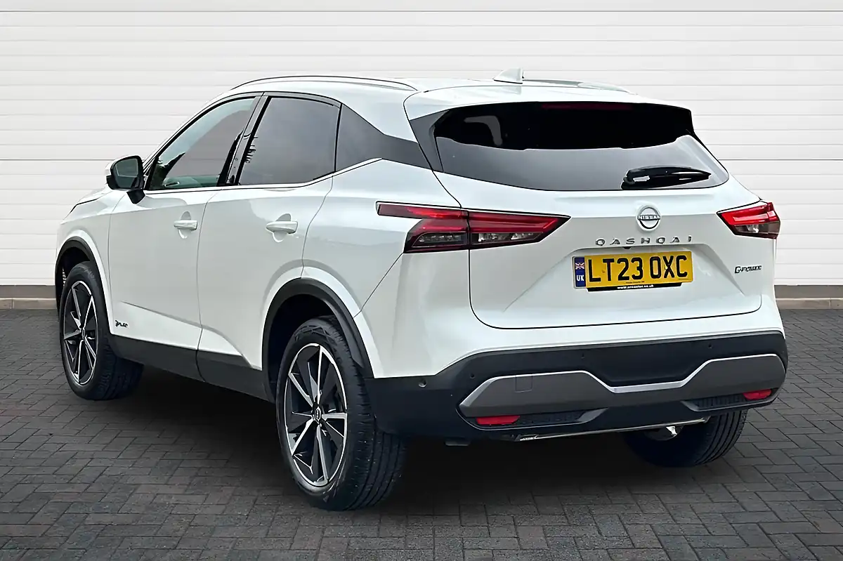 Used 2023 Nissan Qashqai Tekna Storm White - Interior and Exterior details 5