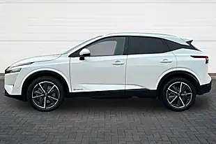 Used 2023 Nissan Qashqai Tekna Storm White - Interior and Exterior details 6
