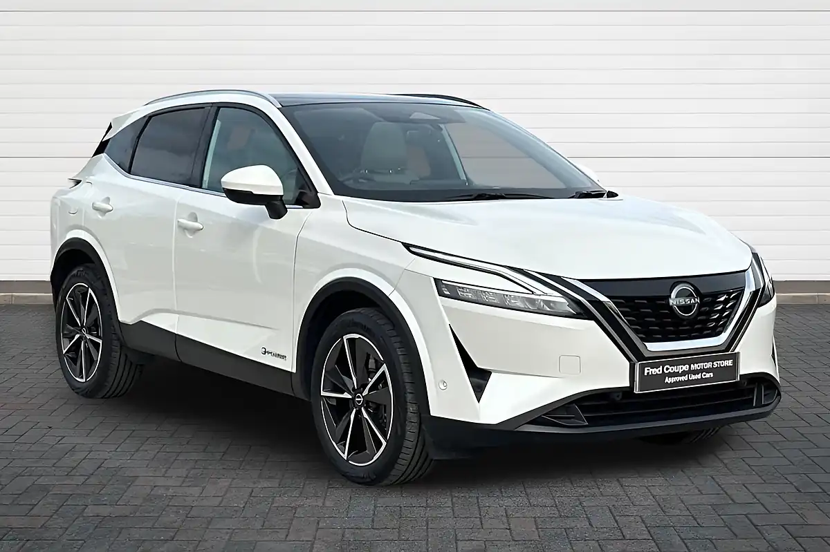 Used 2023 Nissan Qashqai Tekna Storm White - Front View