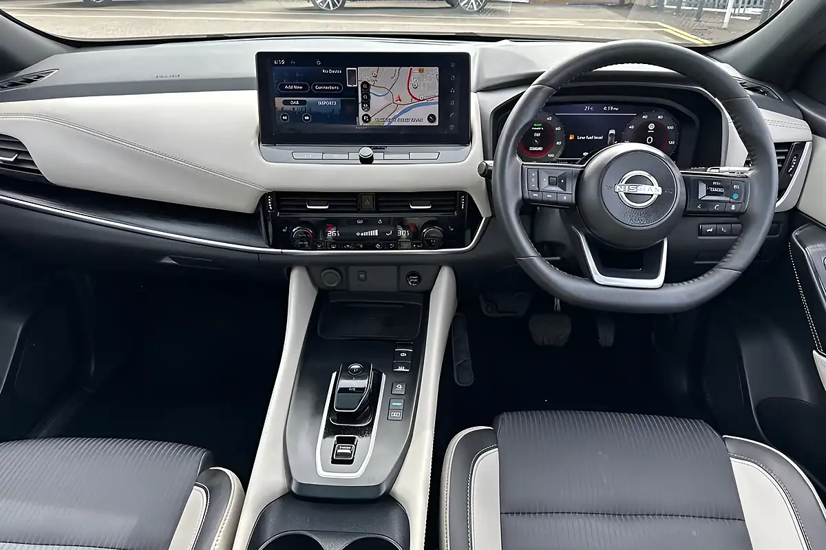 Used 2023 Nissan Qashqai Tekna Storm White - Interior and Exterior details 11