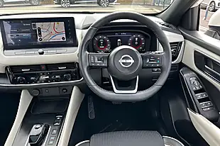 Used 2023 Nissan Qashqai Tekna Storm White - Interior and Exterior details 12