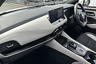 Used 2023 Nissan Qashqai Tekna Storm White - Interior and Exterior details 15