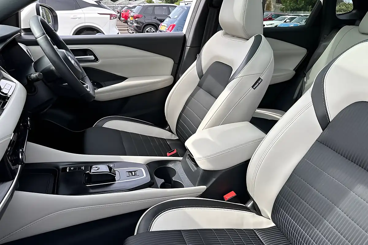 Used 2023 Nissan Qashqai Tekna Storm White - Interior and Exterior details 16