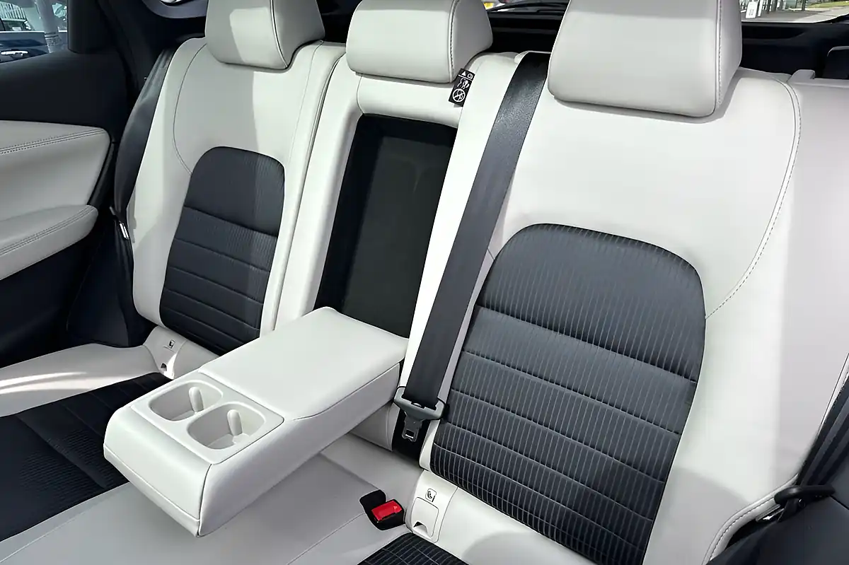 Used 2023 Nissan Qashqai Tekna Storm White - Interior and Exterior details 17