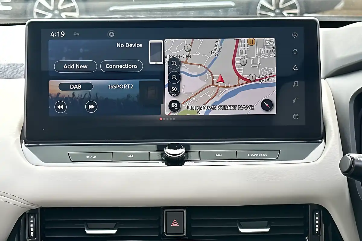 Used 2023 Nissan Qashqai Tekna Storm White - Interior and Exterior details 18