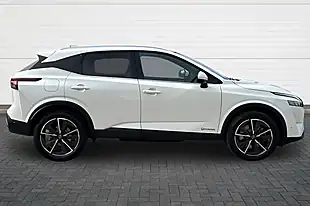 Used 2023 Nissan Qashqai Tekna Storm White - Interior and Exterior details 2
