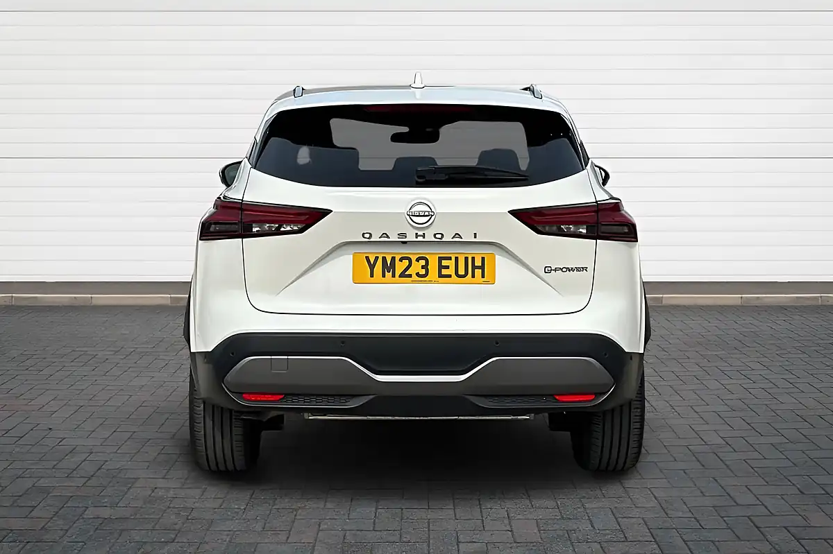 Used 2023 Nissan Qashqai Tekna Storm White - Interior and Exterior details 4