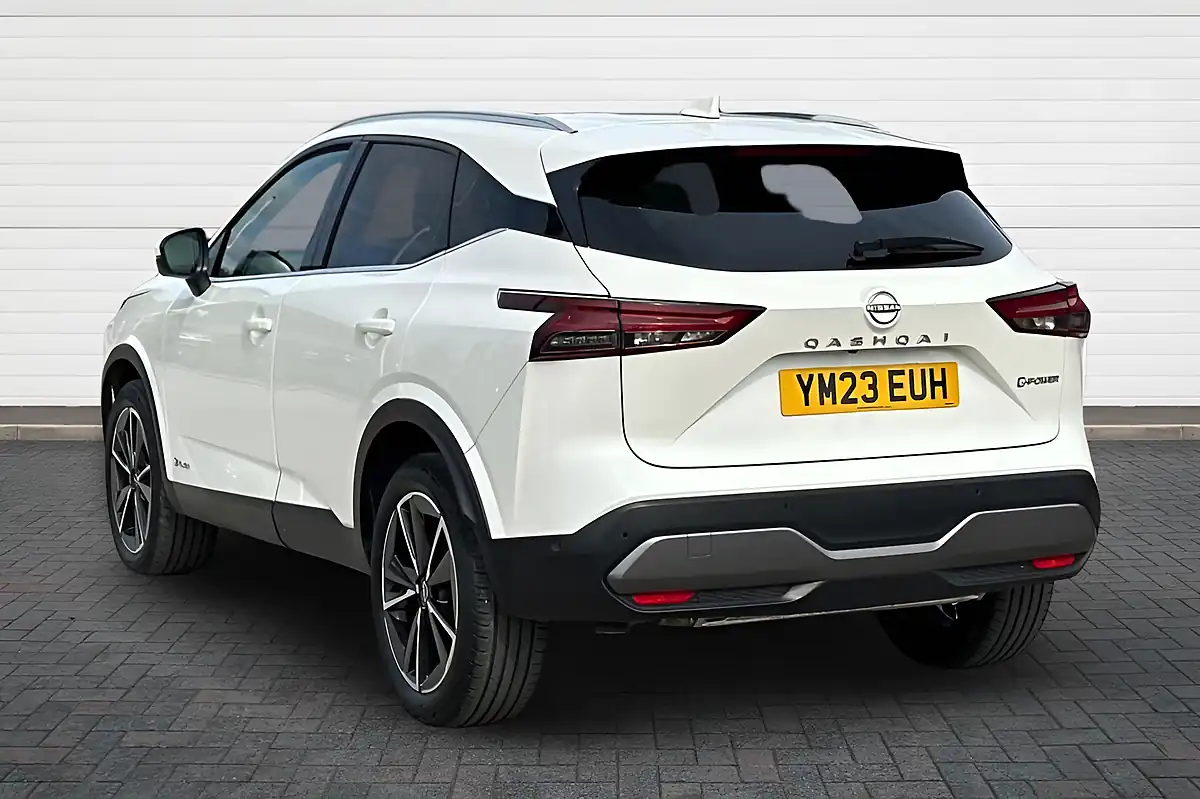 Used 2023 Nissan Qashqai Tekna Storm White - Interior and Exterior details 5