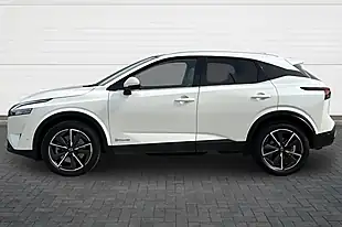 Used 2023 Nissan Qashqai Tekna Storm White - Interior and Exterior details 6