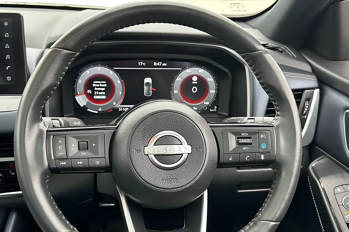 Used 2023 Nissan Qashqai Tekna Storm White/ Pearl Black - Interior and Exterior details 10