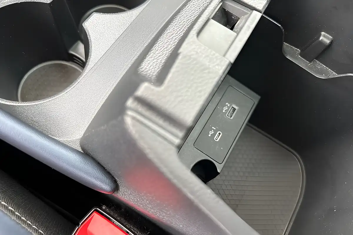 Used 2023 Nissan Qashqai Tekna Storm White/ Pearl Black - Interior and Exterior details 14