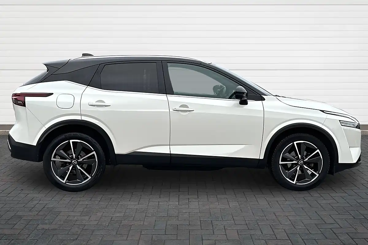Used 2023 Nissan Qashqai Tekna Storm White/ Pearl Black - Interior and Exterior details 2