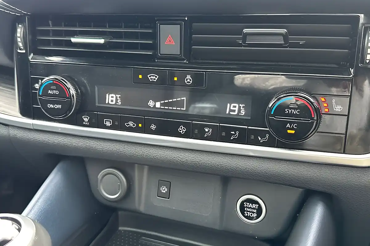 Used 2023 Nissan Qashqai Tekna Storm White/ Pearl Black - Interior and Exterior details 20