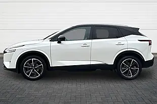 Used 2023 Nissan Qashqai Tekna Storm White/ Pearl Black - Interior and Exterior details 6