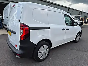 Used 2023 Nissan Townstar Acenta L1 White - Interior and Exterior details 12