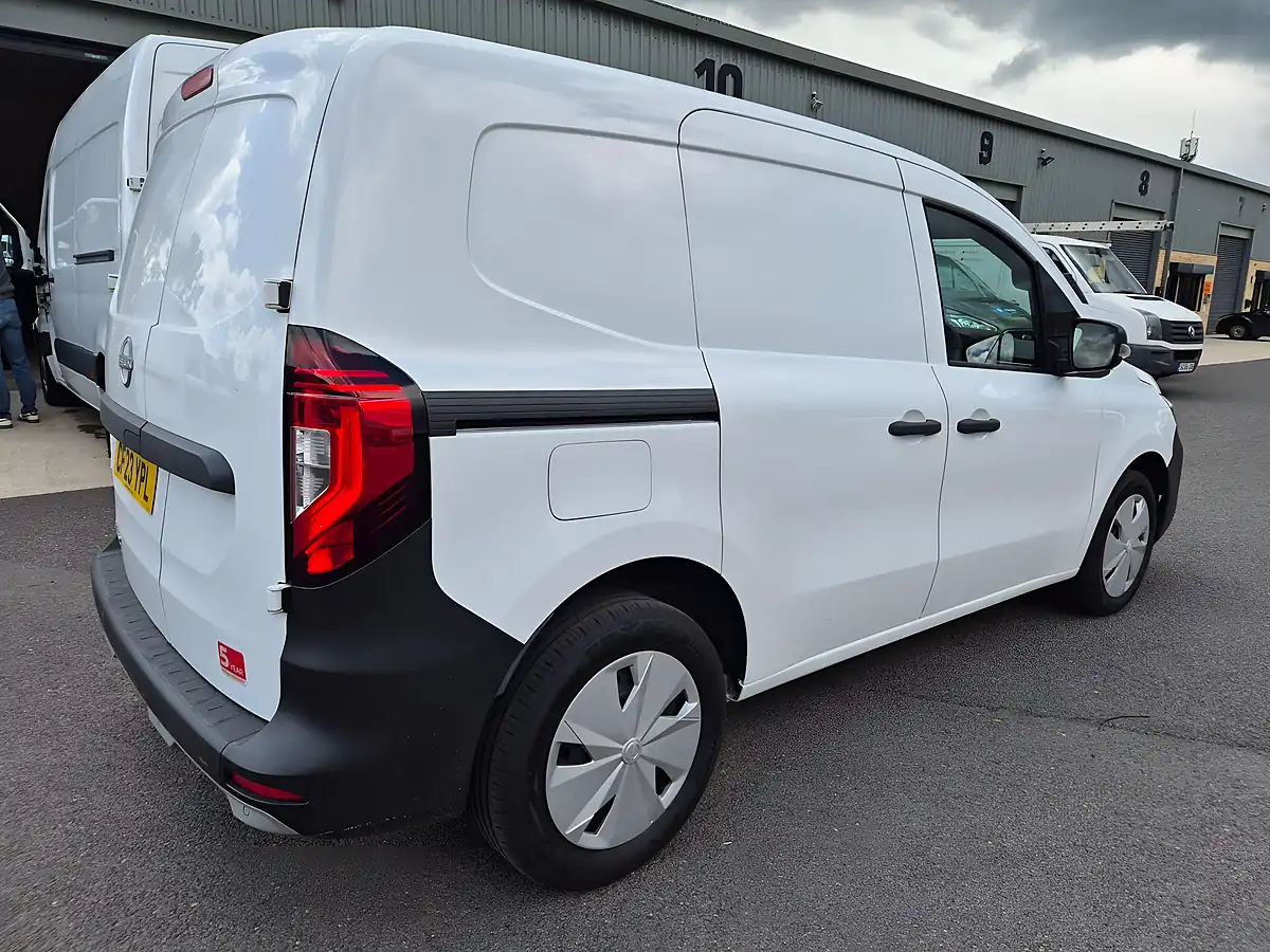 Used 2023 Nissan Townstar Acenta L1 White - Interior and Exterior details 12