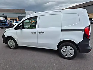 Used 2023 Nissan Townstar Acenta L1 White - Interior and Exterior details 15