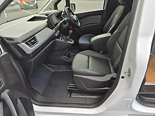 Used 2023 Nissan Townstar Acenta L1 White - Interior and Exterior details 17