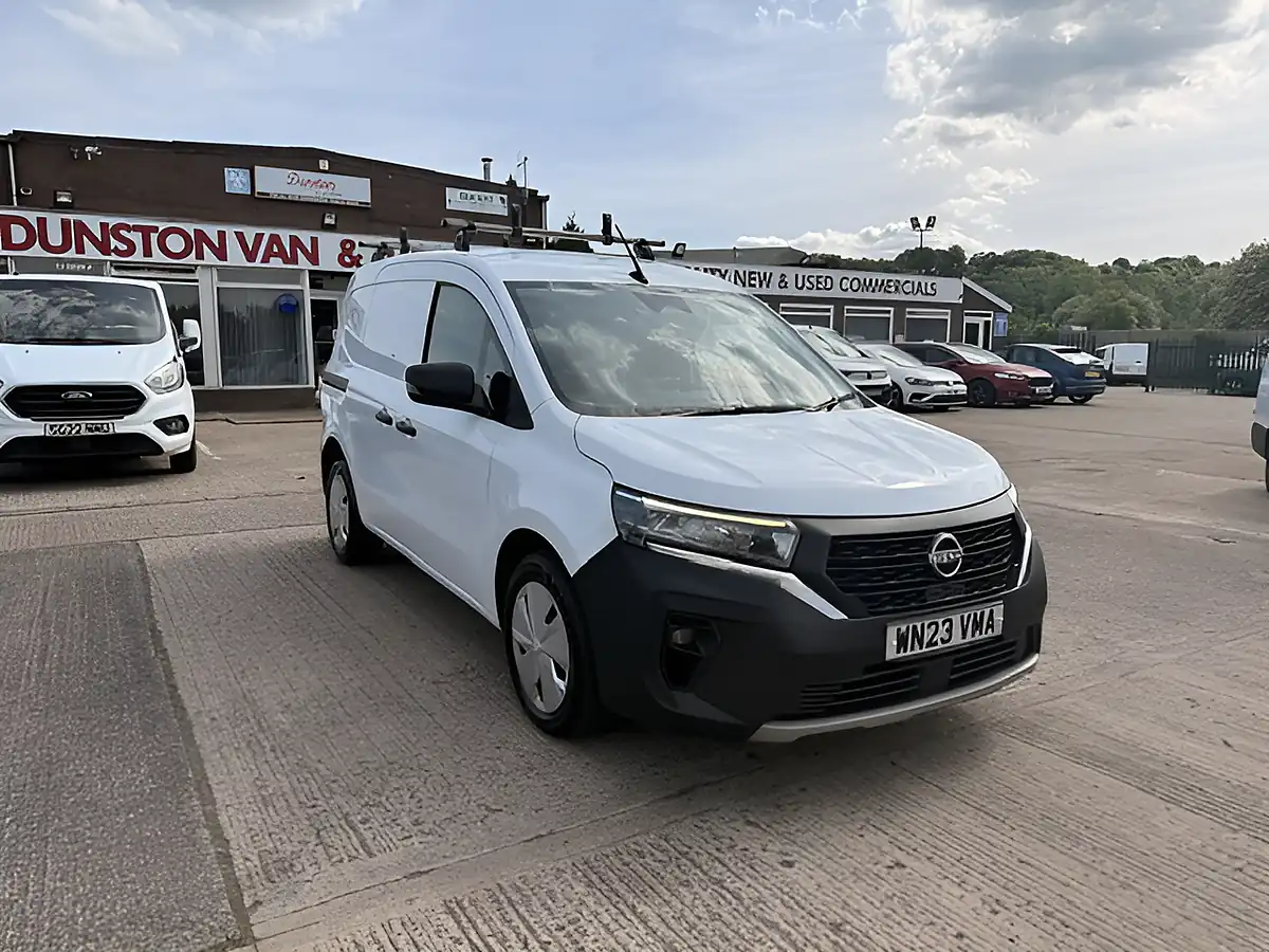 Used 2023 Nissan Townstar Acenta White - Front View