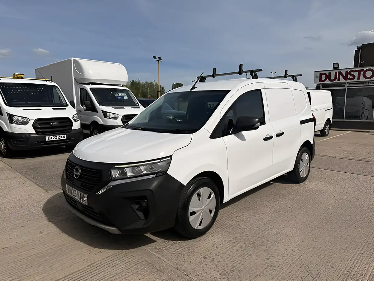 Used 2023 Nissan Townstar Acenta White - Interior and Exterior details 13