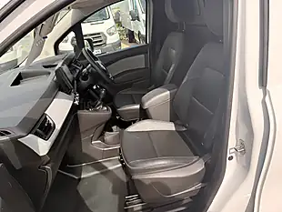 Used 2023 Nissan Townstar Acenta White - Interior and Exterior details 15