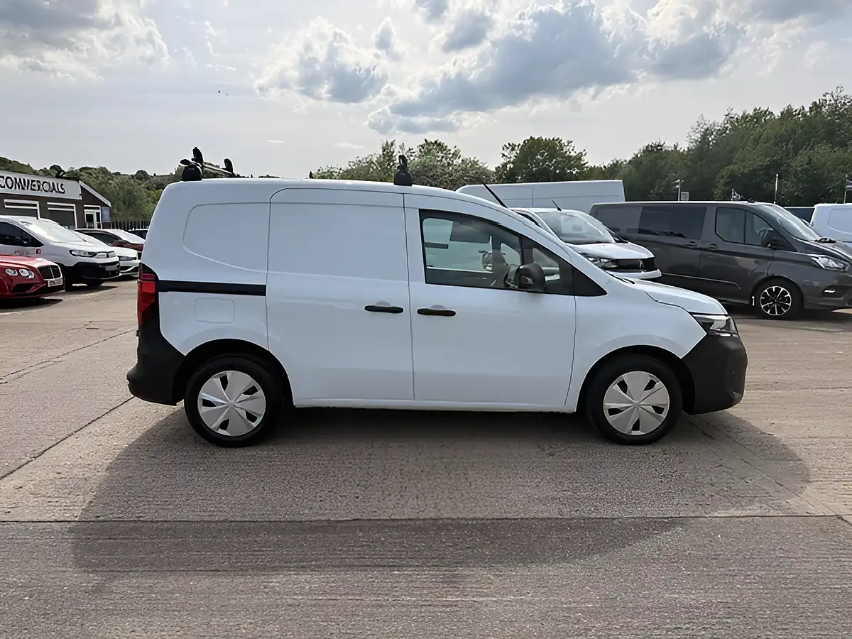 Used 2023 Nissan Townstar Acenta White - Interior and Exterior details 2