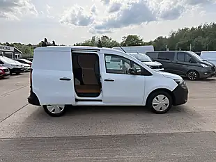 Used 2023 Nissan Townstar Acenta White - Interior and Exterior details 3