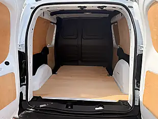 Used 2023 Nissan Townstar Acenta White - Interior and Exterior details 7