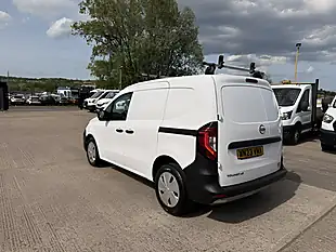 Used 2023 Nissan Townstar Acenta White - Interior and Exterior details 8