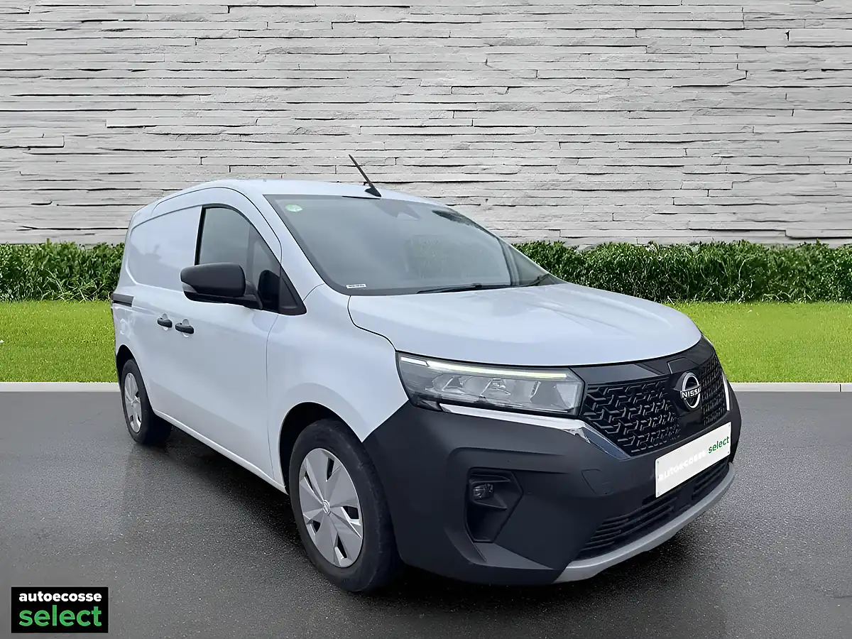 Used 2023 Nissan Townstar Acenta White - Front View