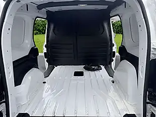 Used 2023 Nissan Townstar Acenta White - Interior and Exterior details 13
